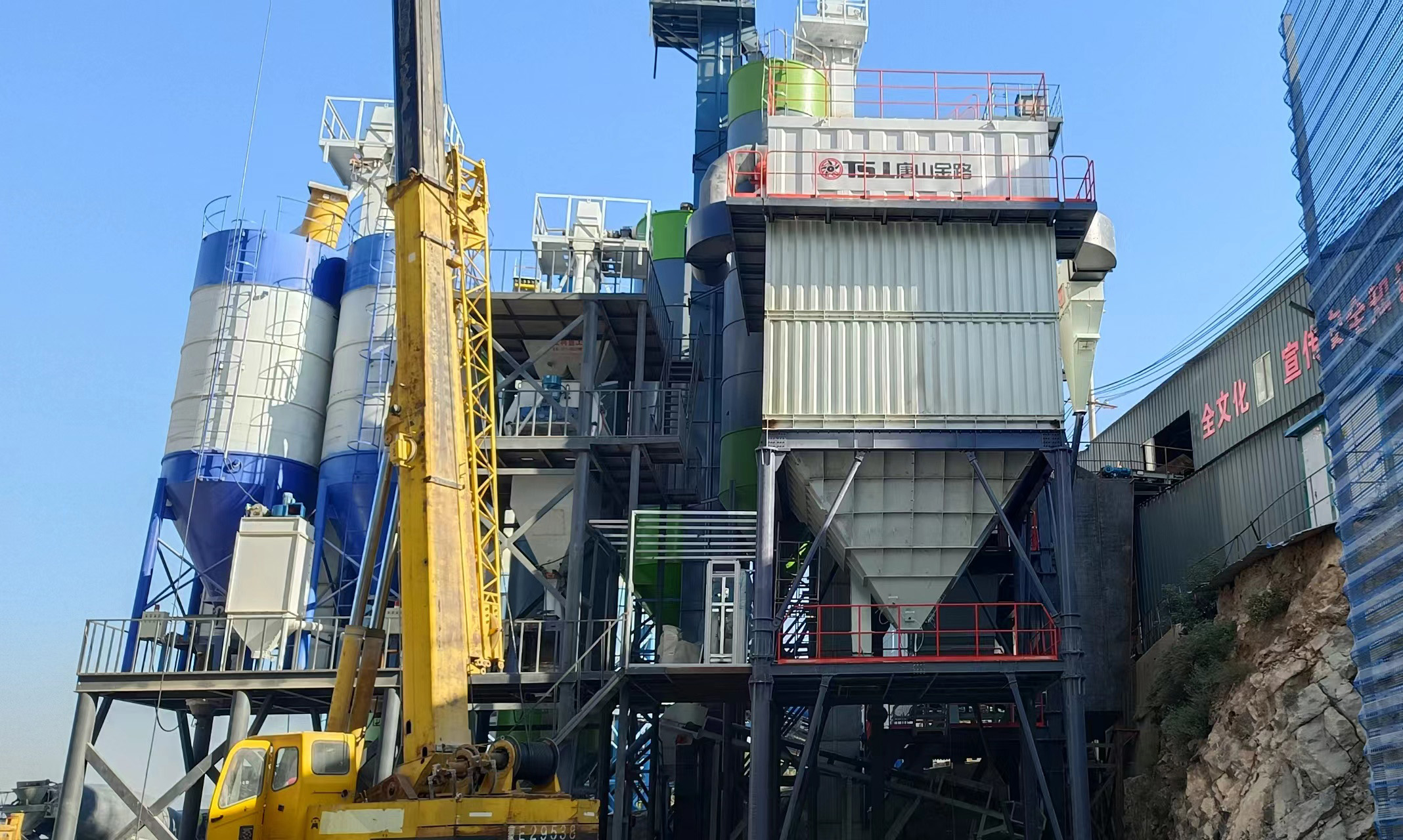 制砂生產(chǎn)線如何配置？推薦環(huán)保達標砂子品質(zhì)好的制砂樓！
