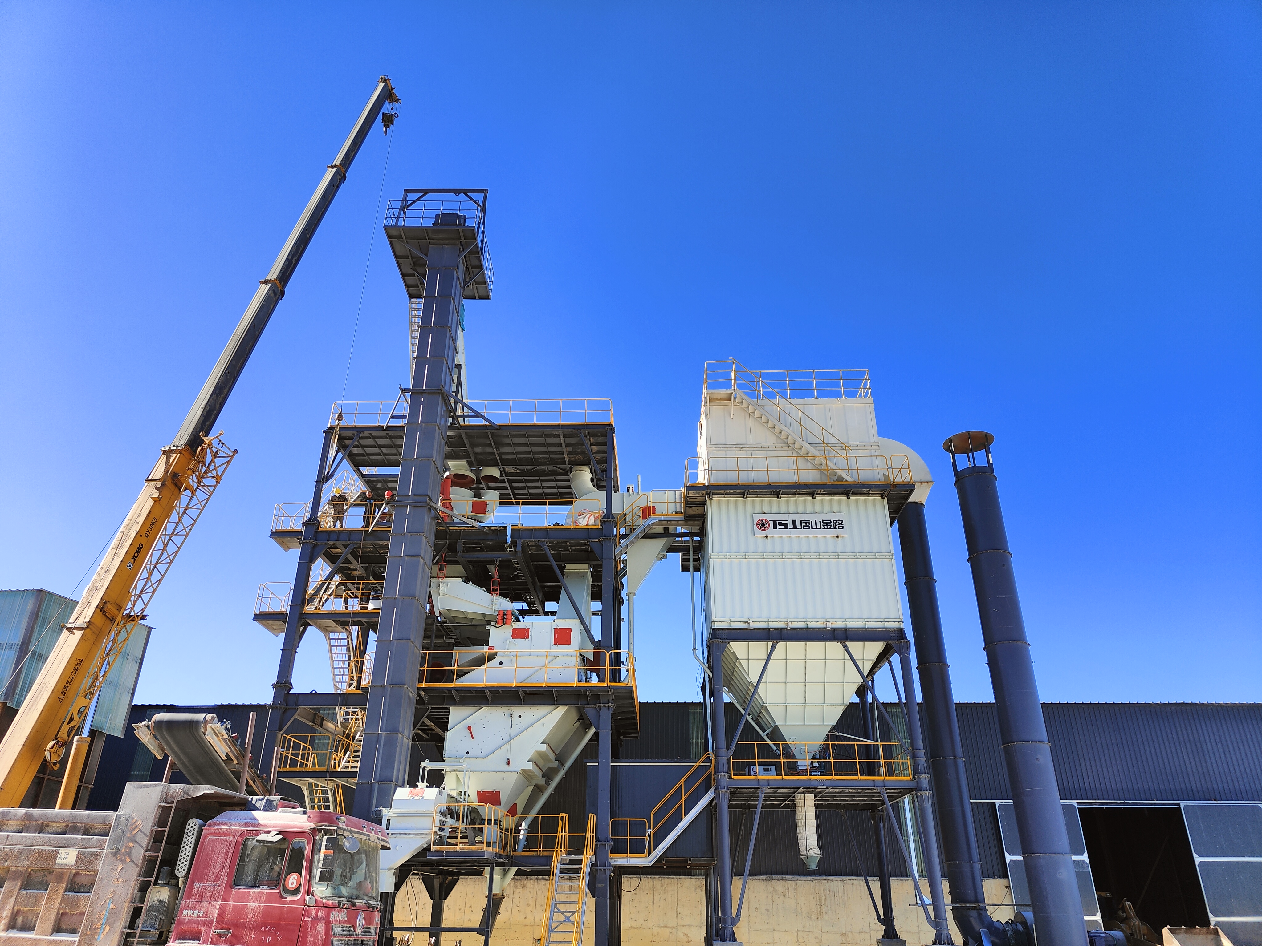 告別 “砂荒” 焦慮！揭秘制砂樓如何讓機(jī)制砂細(xì)度、含粉率 “指哪打哪”